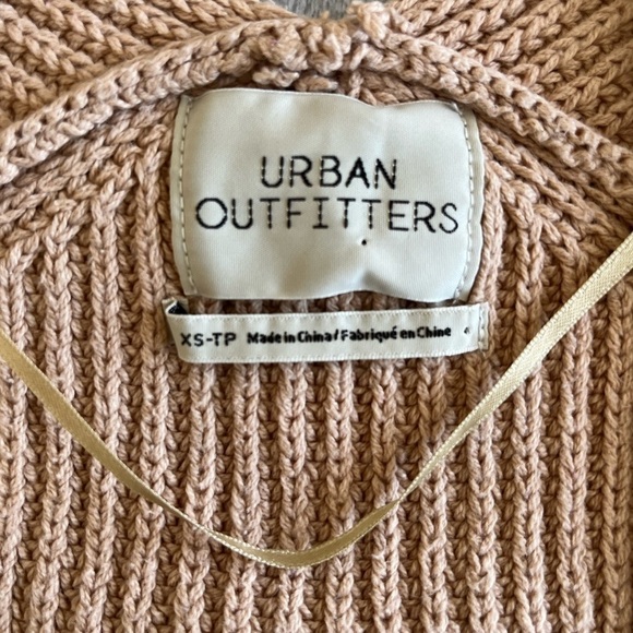 Urban Outfitters Oversize V Neck Sweater Tan/Beige size XS - Picture 9 of 9